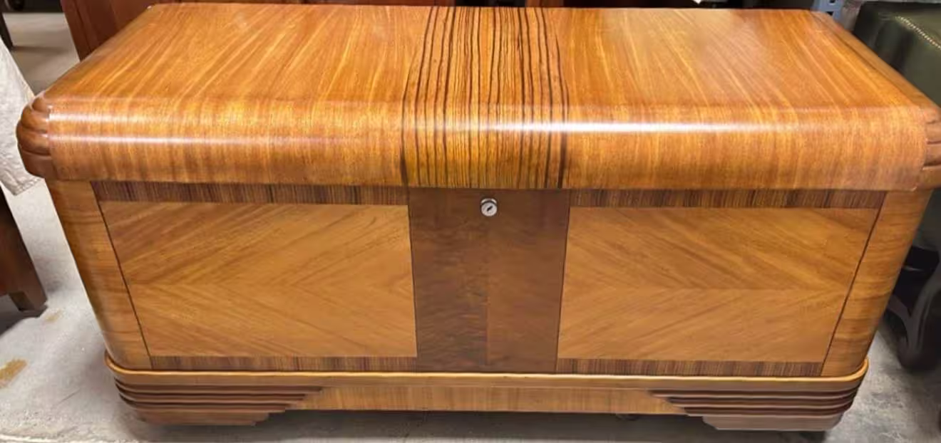 cedar-chest-veneer-repair-after